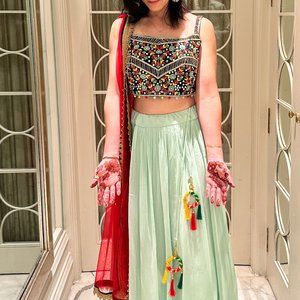 Women's Indian formal outfit (S)